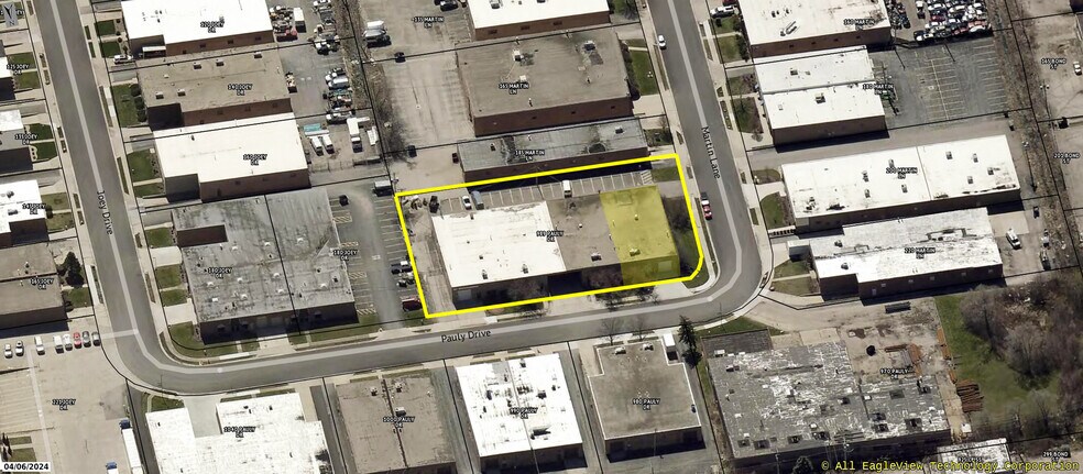 More Photos Of 989 Pauly Dr, Elk Grove Village Warehouse For Lease