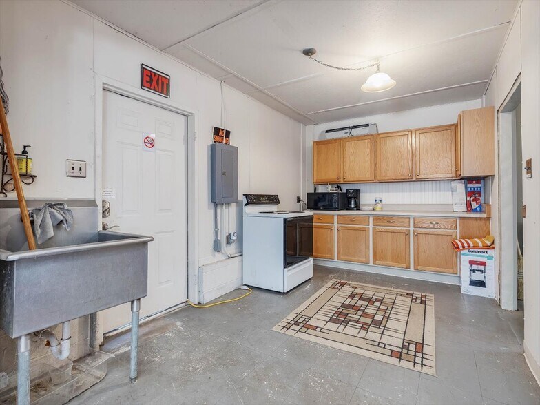 More Photos Of 8874 NC-87 Hwy, Graham Flex For Lease