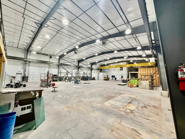 More Photos Of 5240 W Industrial Dr, Hurricane Manufacturing For Lease