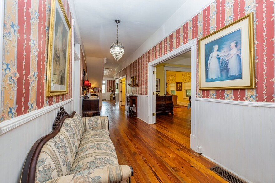 More Photos Of 252 Seavy St, Senoia Hospitality For Sale