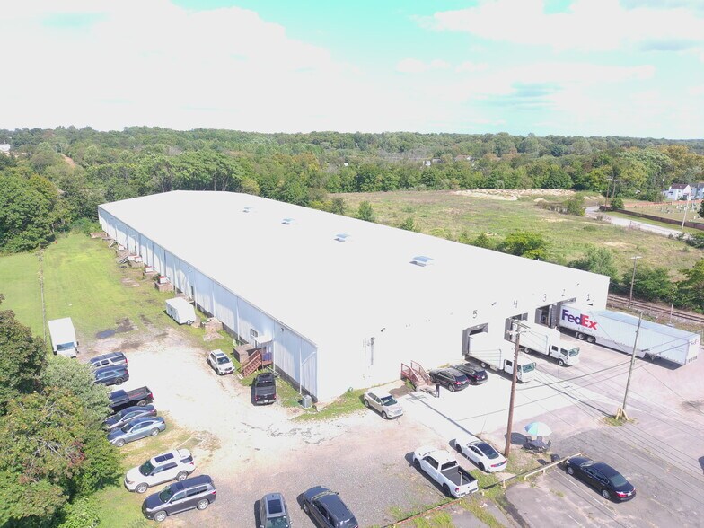 More Photos Of 313 Church St, Swedesboro Distribution For Lease