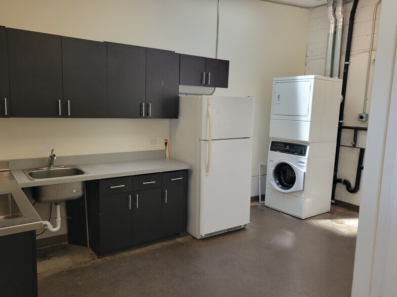 More Photos Of 1919 Mount Diablo Blvd, Walnut Creek Freestanding For Lease