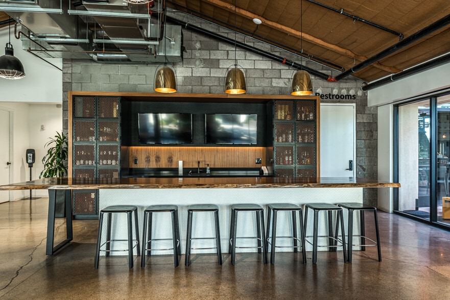 More Photos Of 6320 E Thomas Rd, Scottsdale Unknown For Lease