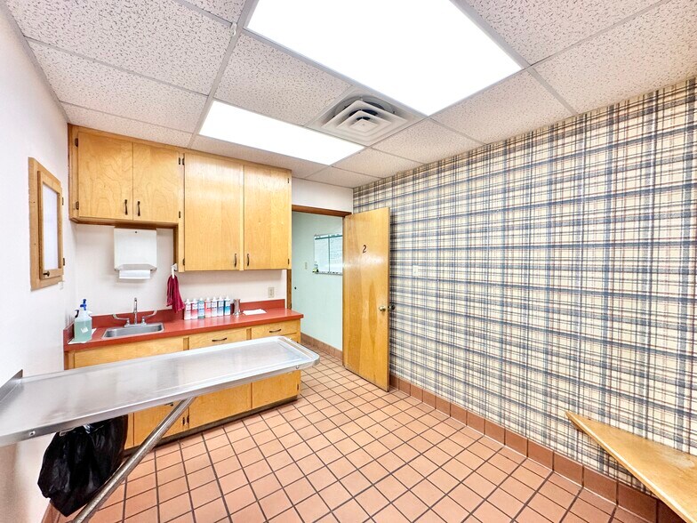 More Photos Of 1005 E 6th Ave, Belton Specialty For Sale