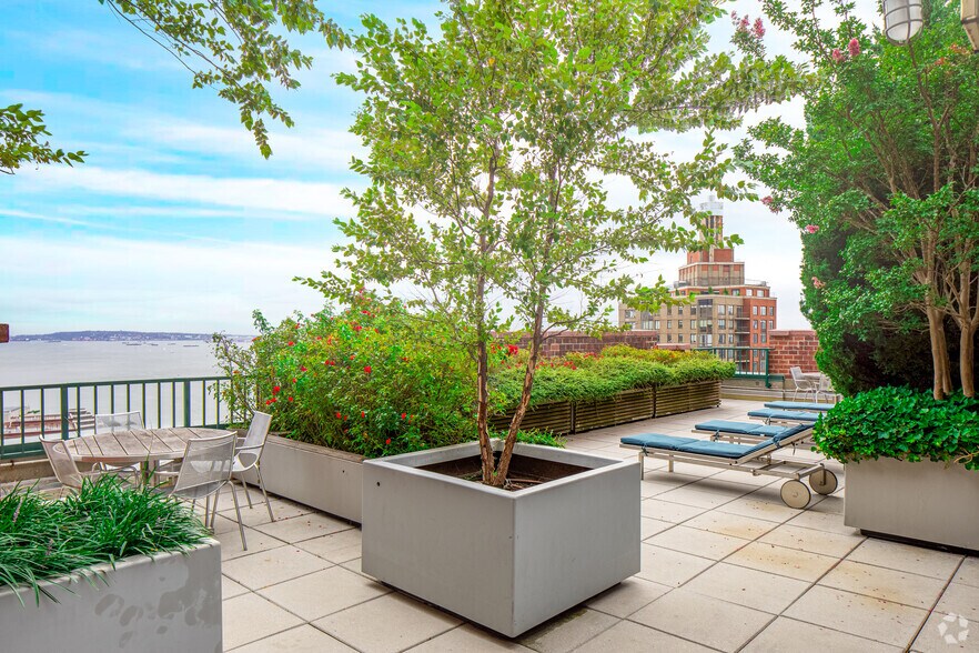 More Photos Of 225 Rector Pl, New York Apartments For Sale