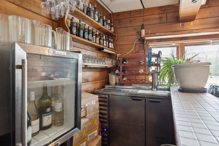 More Photos Of 456 US-5, Fairlee Restaurant For Sale