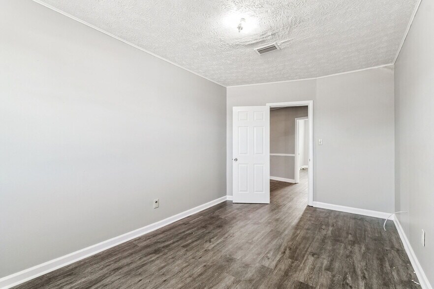More Photos Of 715 McDuff Ave, Jacksonville Storefront Retail Residential For Sale