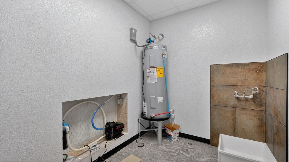 More Photos Of 16511 W Basin St, Odessa Industrial For Lease