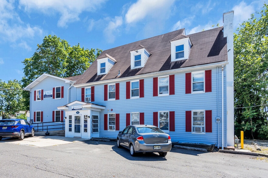 More Photos Of 122 Lien St, Toms River Office For Sale