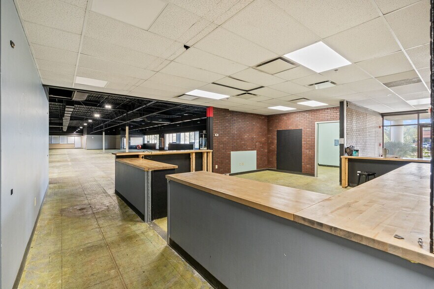 More Photos Of 8733-Unit 300 17 Bypass Hwy, Myrtle Beach Flex For Lease