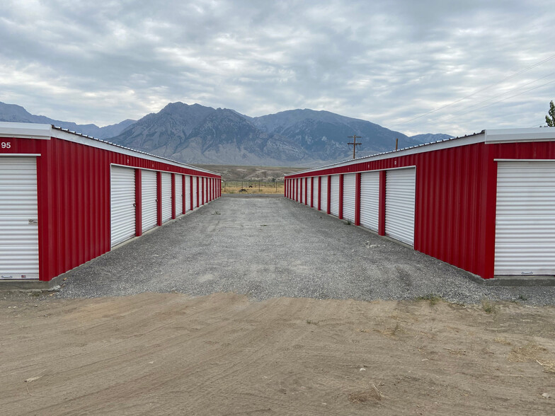 Primary Photo Of 200 Custer st, Mackay Self Storage For Sale