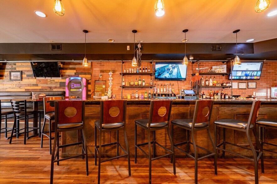 More Photos Of 230 Main St, Hobart Movie Radio TVStudio For Sale