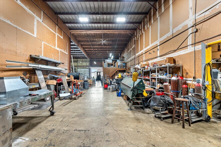 More Photos Of 5904 Financial Plz, Shreveport Industrial For Lease
