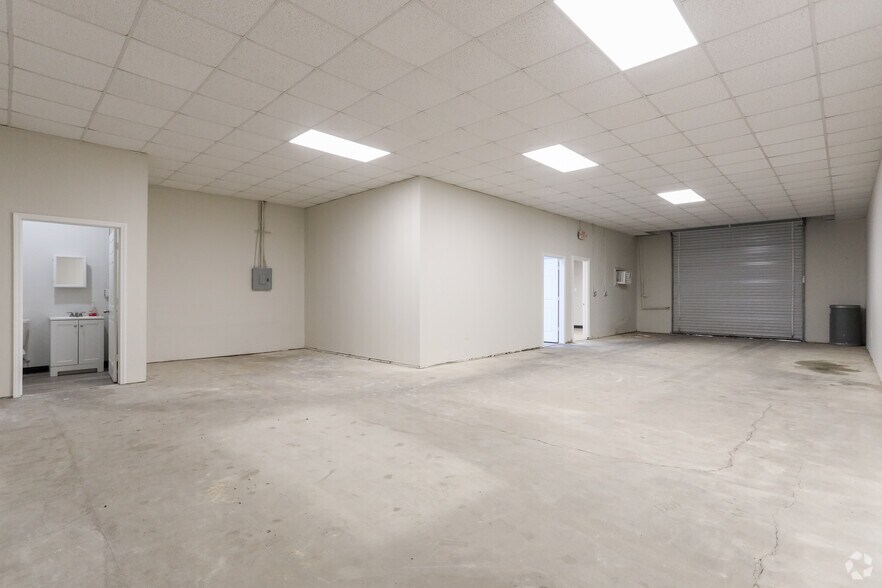 More Photos Of 7330 Rampart St, Houston Unknown For Lease