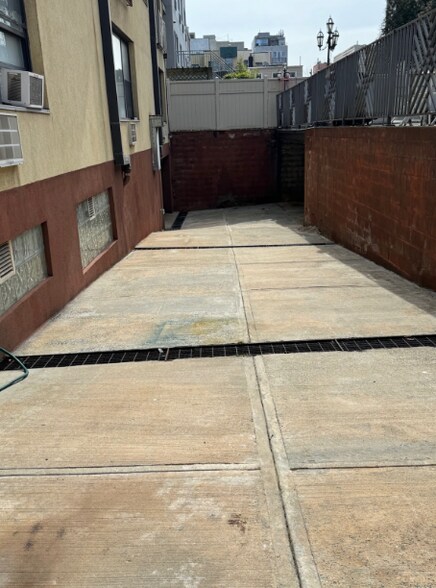 More Photos Of 99 Kingsland Ave, Brooklyn Apartments For Lease