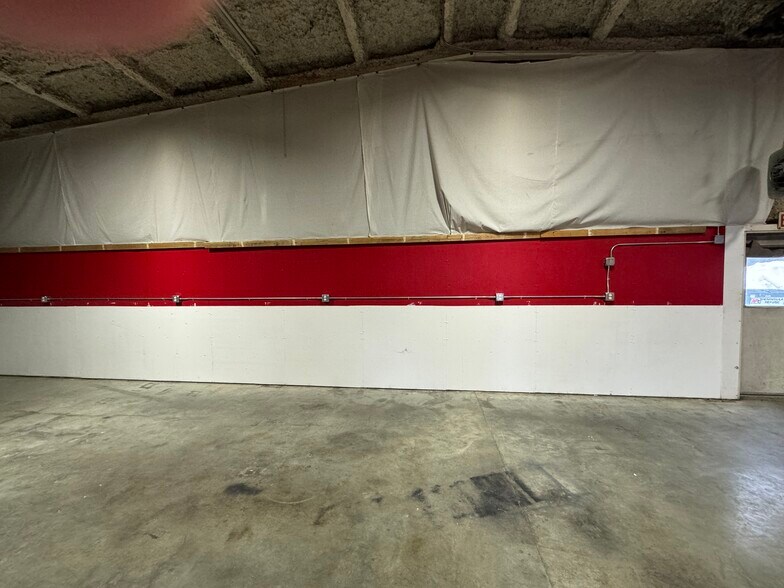 More Photos Of 11887 Kenai Spur Hwy, Kenai Freestanding For Lease