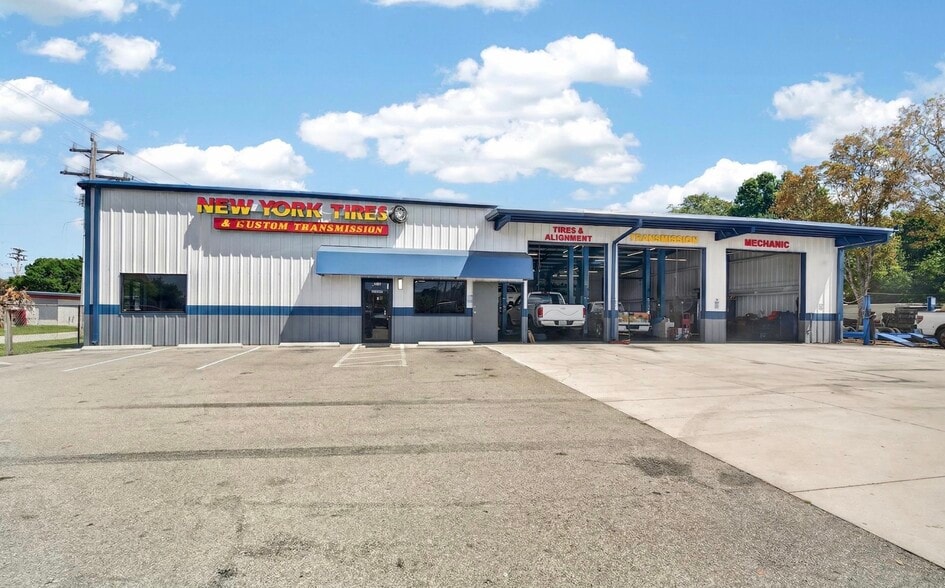 More Photos Of 236 Pondella Rd, North Fort Myers Auto Repair For Sale