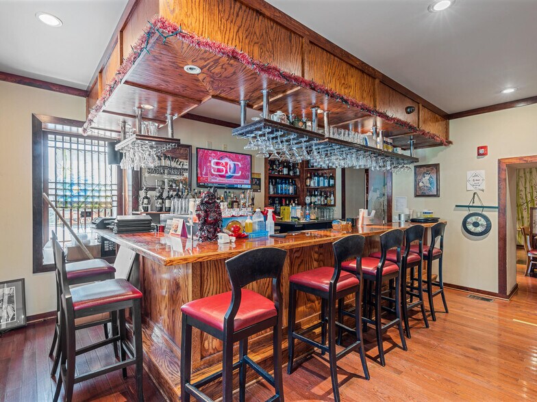 More Photos Of 1495 Farmington Ave, Pottstown General Retail For Sale
