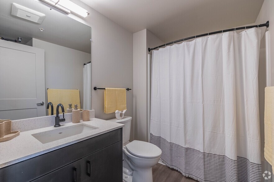 More Photos Of 513 1st Ave N, Seattle Apartments For Lease