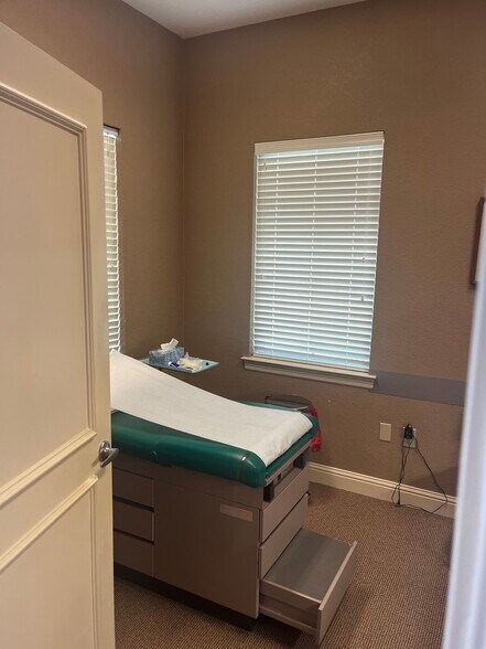 More Photos Of 305 W Spring Creek Pky, Plano Medical For Sale