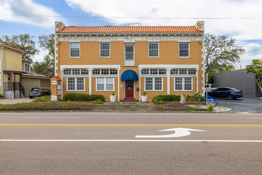 More Photos Of 7024 Central Ave, Saint Petersburg Medical For Lease