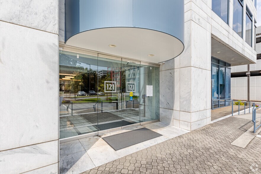 More Photos Of 121 Perimeter Ctr W, Atlanta Coworking Space
