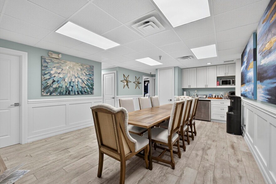 More Photos Of 685 Royal Palm Beach Blvd, Royal Palm Beach Medical For Sale