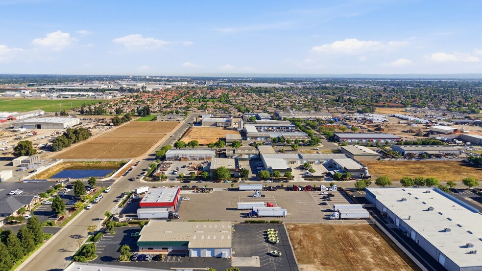 More Photos Of 4376 Farm Supply Dr, Ceres Truck Terminal For Sale