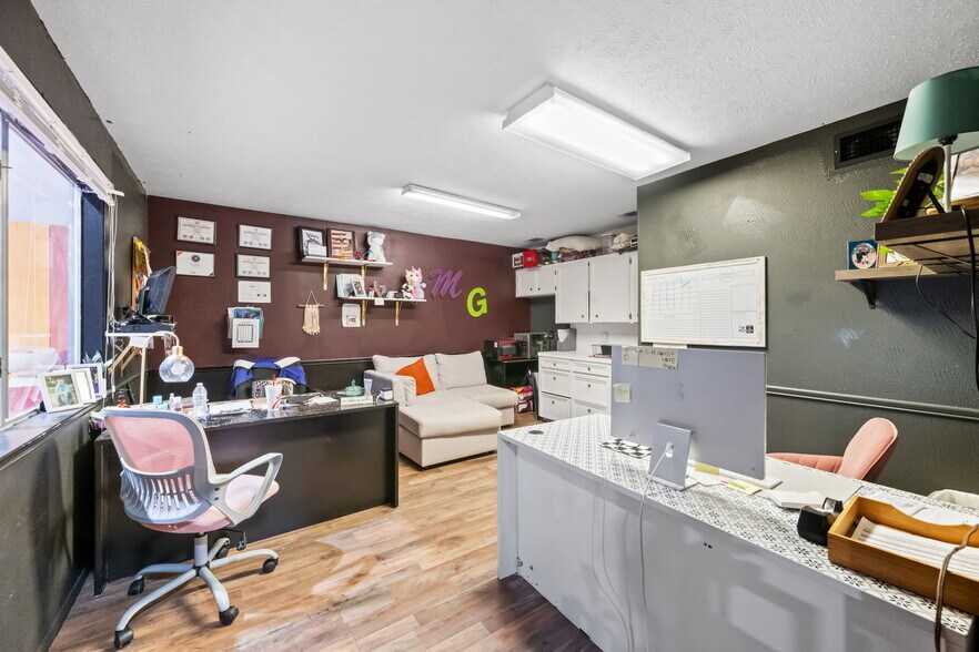 More Photos Of 115 N Willis Ave, Livingston Warehouse For Sale