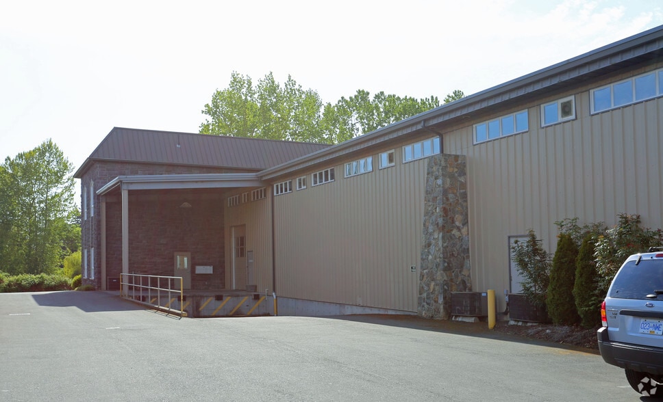 More Photos Of 6578 Bryn Rd, Central Saanich Service For Lease