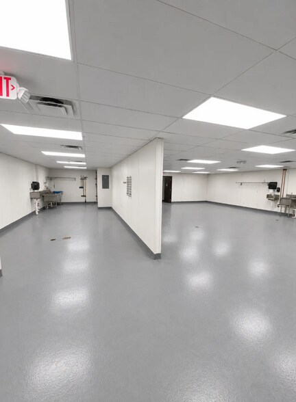 More Photos Of 1220-1242 Rankin Dr, Troy Warehouse For Lease