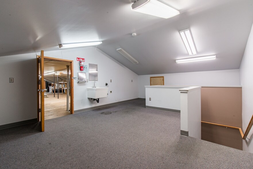 More Photos Of 106 E 2nd St, Molalla Medical For Sale