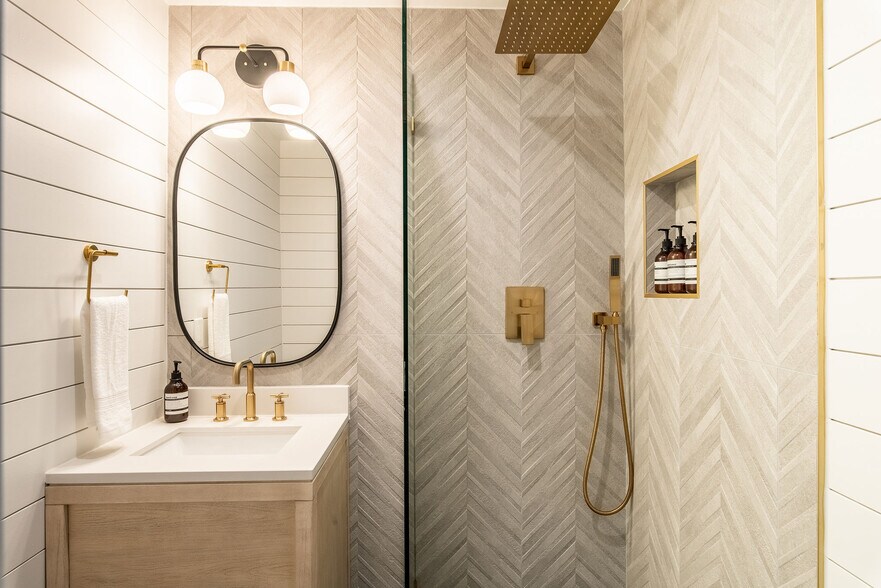 More Photos Of 306 Loch Leven Rd, Lake Arrowhead Hotel For Sale