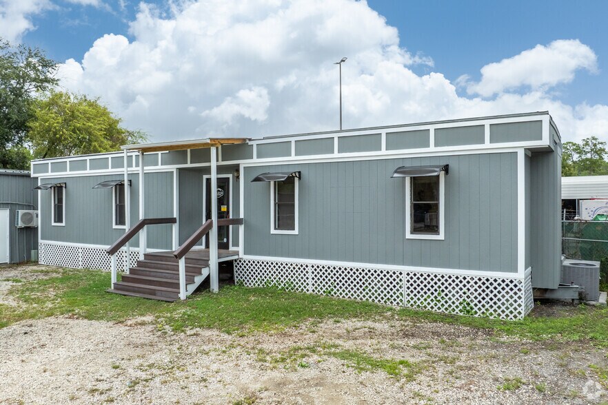 More Photos Of 5021 Stepp Ave, Jacksonville Unknown For Lease