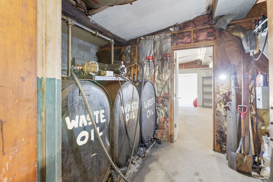 More Photos Of 990 S Main St, Athol Auto Dealership For Sale