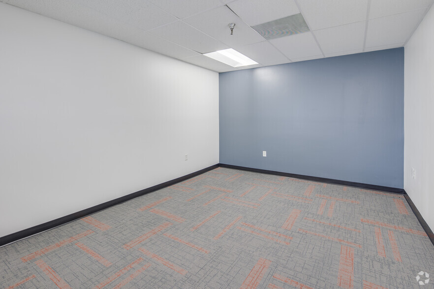 More Photos Of 9100-9136 E Hampton Dr, Capitol Heights Unknown For Lease