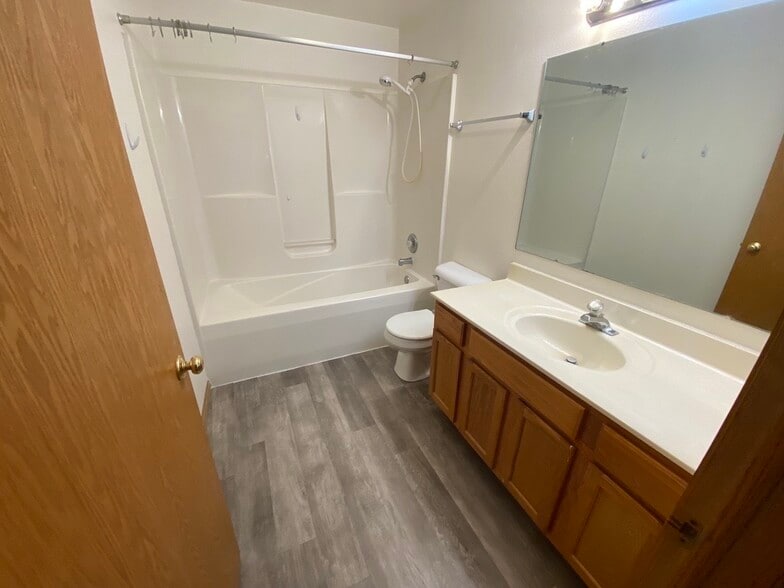 More Photos Of 517 Trail Side Dr, Deforest Apartments For Sale