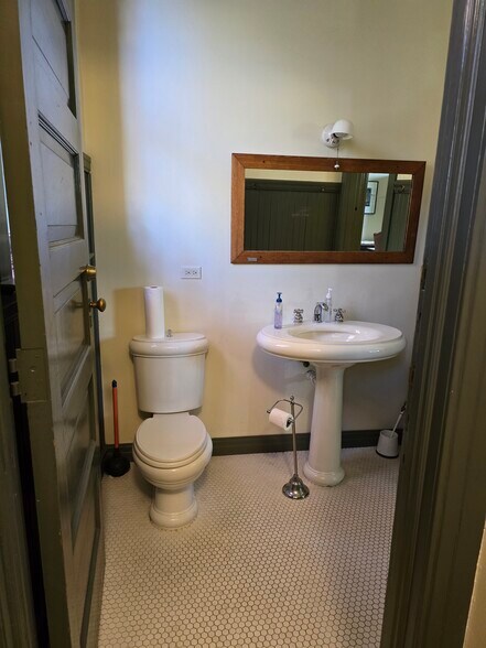 More Photos Of 3723 Pearl Rd, Cleveland Office For Sale