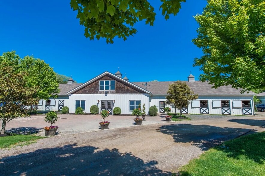 More Photos Of 55 Cox Neck Rd, Mattituck Horse Stables For Lease