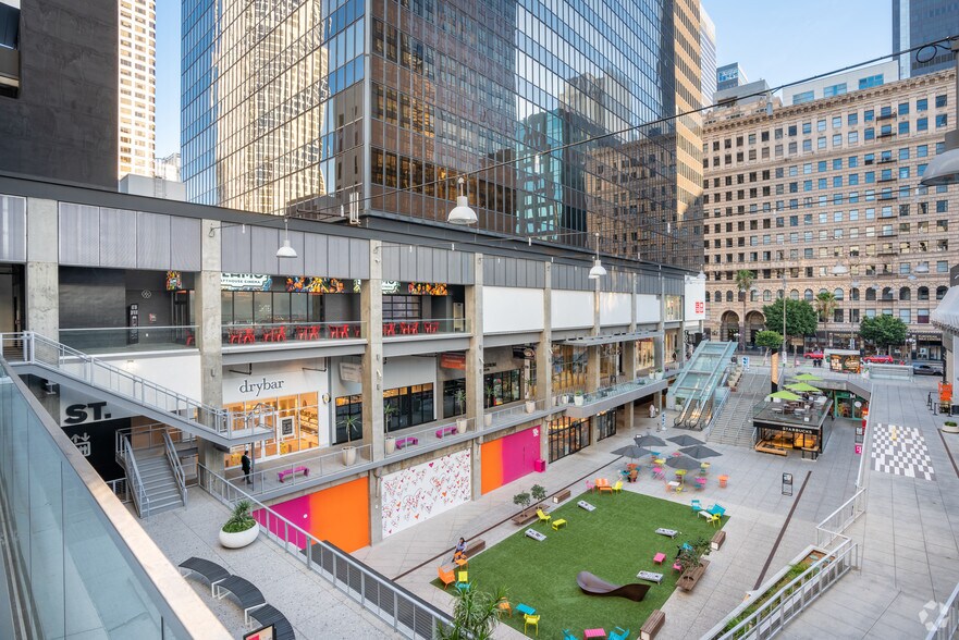 More Photos Of 700 S Flower St, Los Angeles Office For Lease