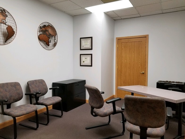 More Photos Of 850 W Bartlett Rd, Bartlett Medical For Sale