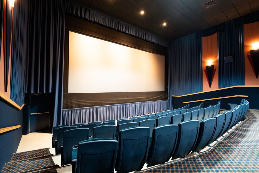 More Photos Of 400 Follett St, Lemoore Freestanding For Sale