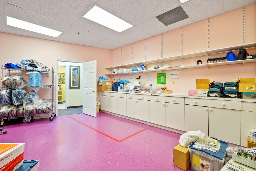 More Photos Of 4437 Brookfield Corporate Dr, Chantilly Office For Sale