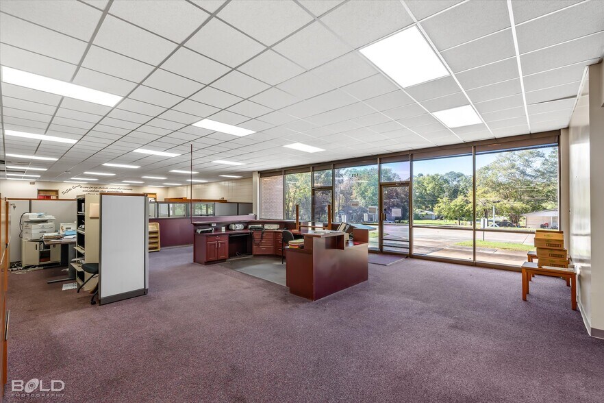 More Photos Of 523 Oxford Rd, Mansfield Office For Sale