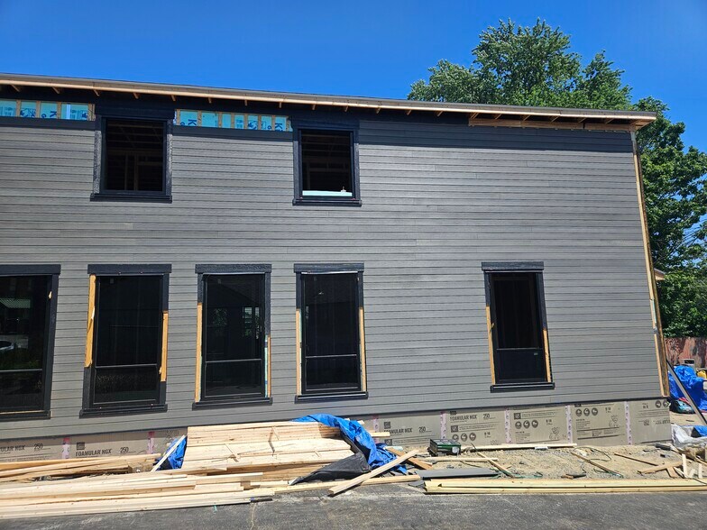 More Photos Of 1232 Mineral Spring Ave, North Providence Freestanding For Lease