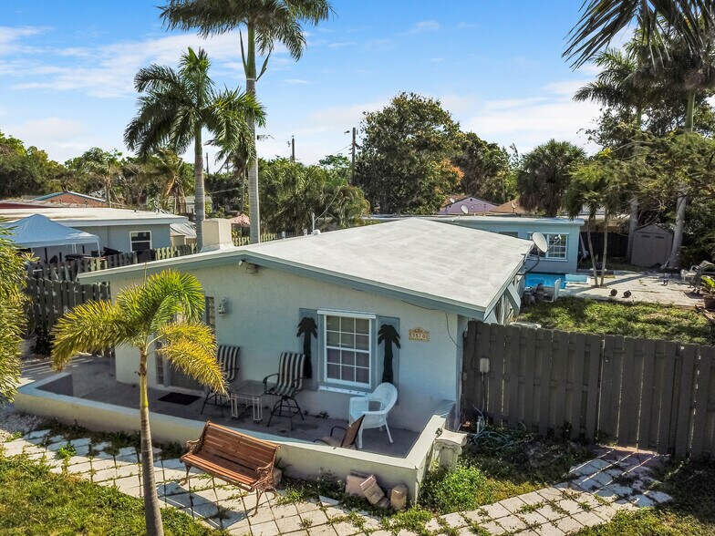 More Photos Of 3570 N Old Dixie Hwy, Delray Beach Apartments For Sale