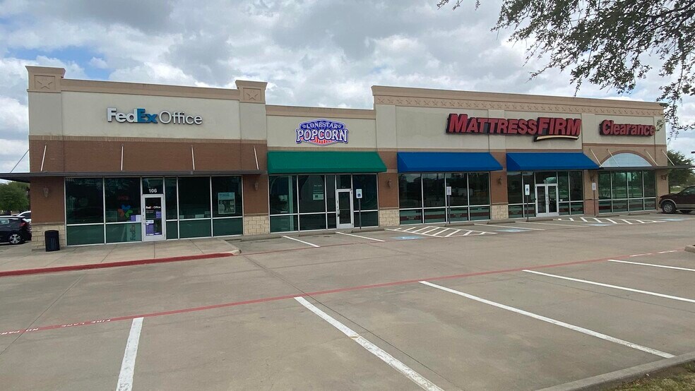 More Photos Of 3500 N Grapevine Mills Blvd, Grapevine Freestanding For Lease
