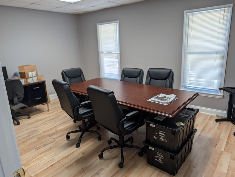 More Photos Of 612 Ball Street, Perry Storefront Retail Office For Sale