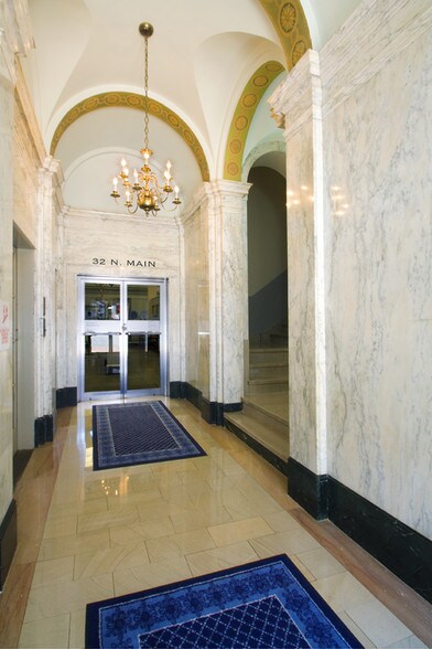 More Photos Of 32 N Main St, Belmont Office For Lease