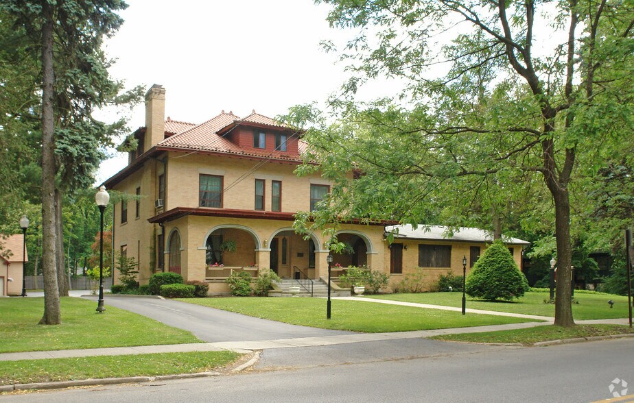 More Photos Of 110 Fulton Ave, Poughkeepsie Funeral Home For Sale